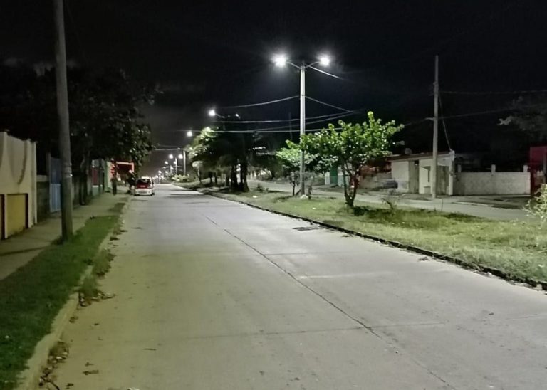 Van más de mil nuevas luminarias instaladas en Coatzacoalcos