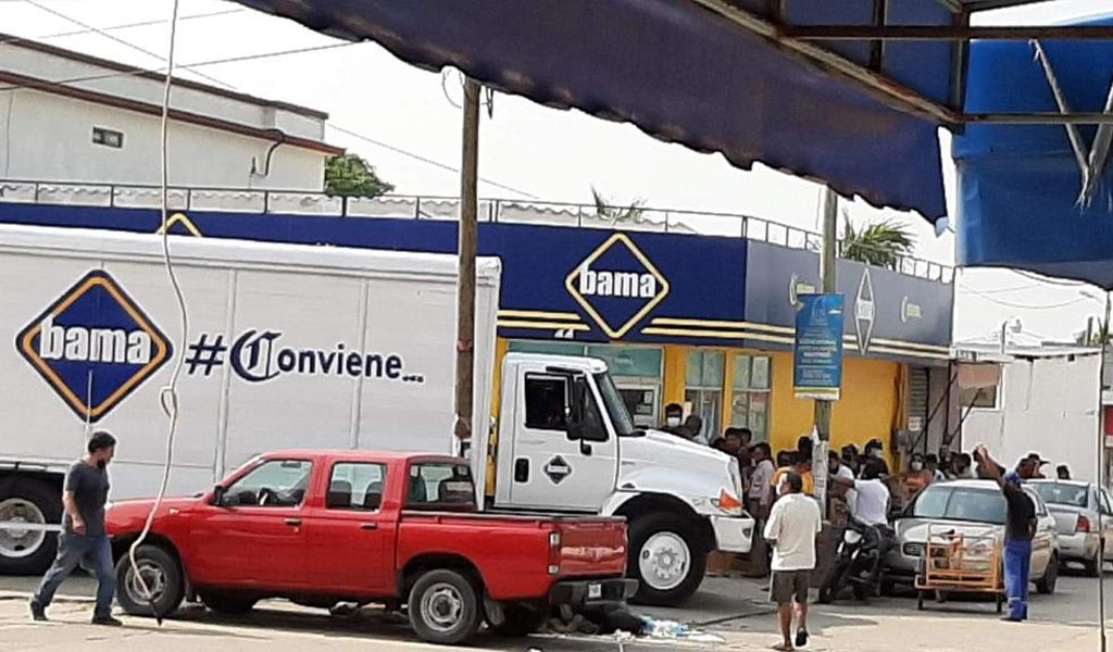 Venta de cerveza en Bama de Coatza provoca caos