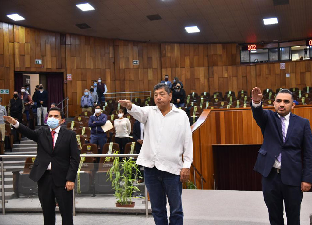 Jesús Armando Martínez toma protesta como diputado
