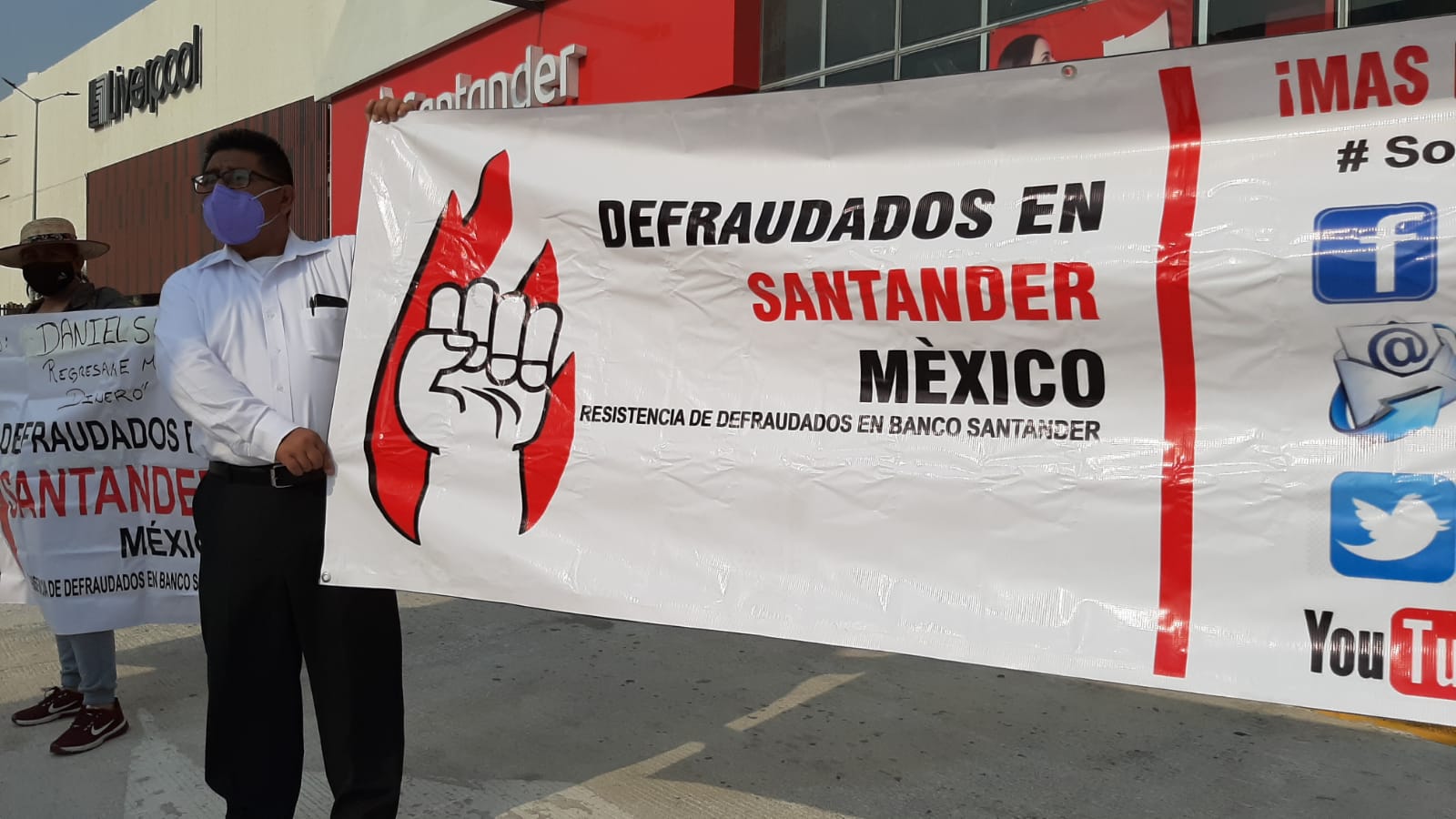 Usuarios se unen contra Santander en Veracruz; denuncian ser de víctimas de fraude