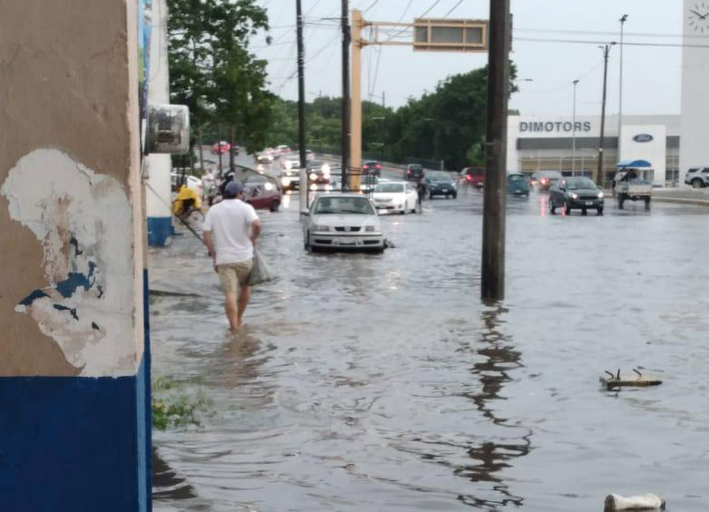 Coatza, en riesgo de una nueva inundación por la basura en las calles