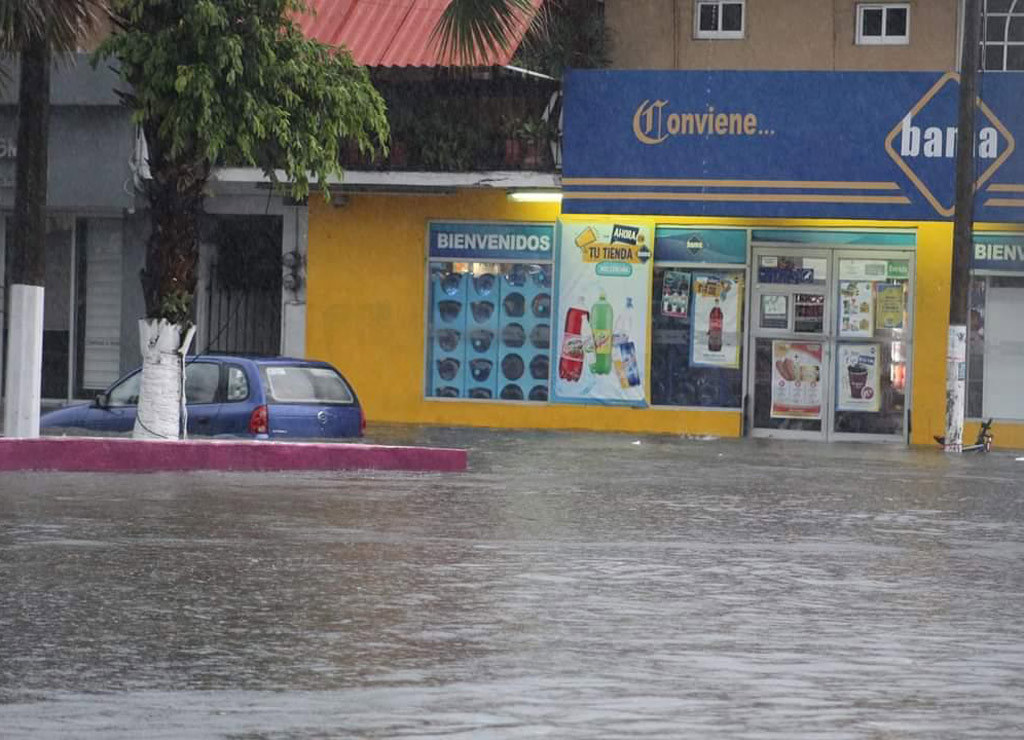 Temen nuevas inundaciones en Coatza por basura en coladeras