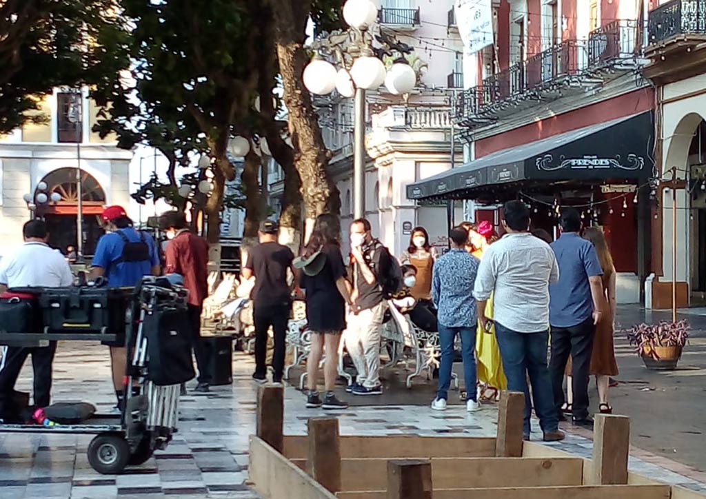 Ana de la Reguera graba serie en el centro de Veracruz