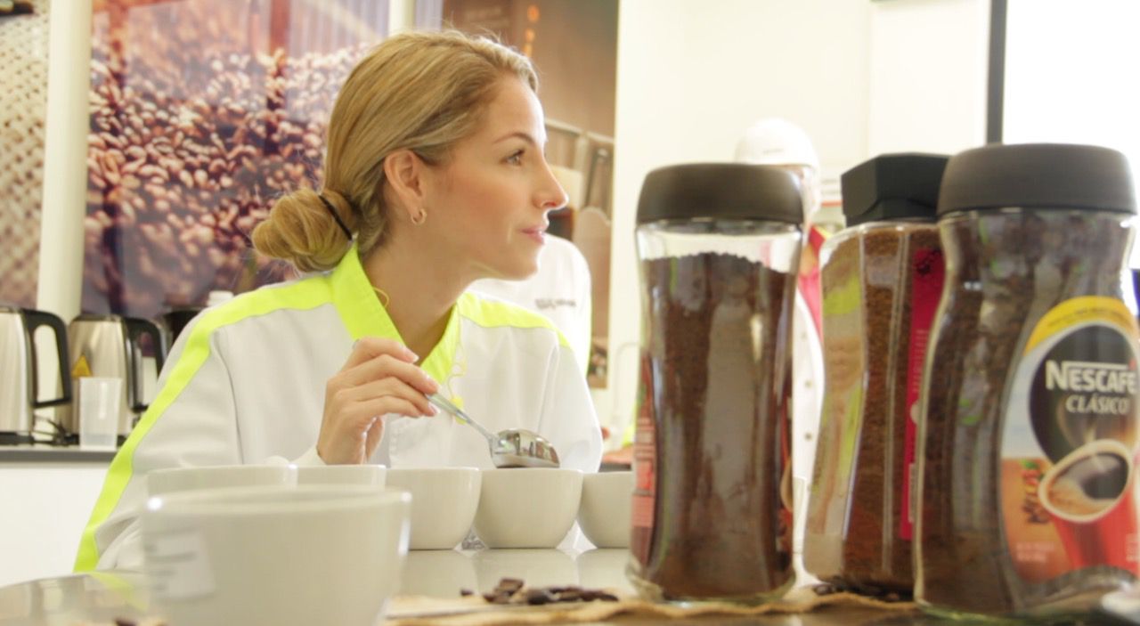 Paty Lobeira visita planta de Nestlé en Veracruz