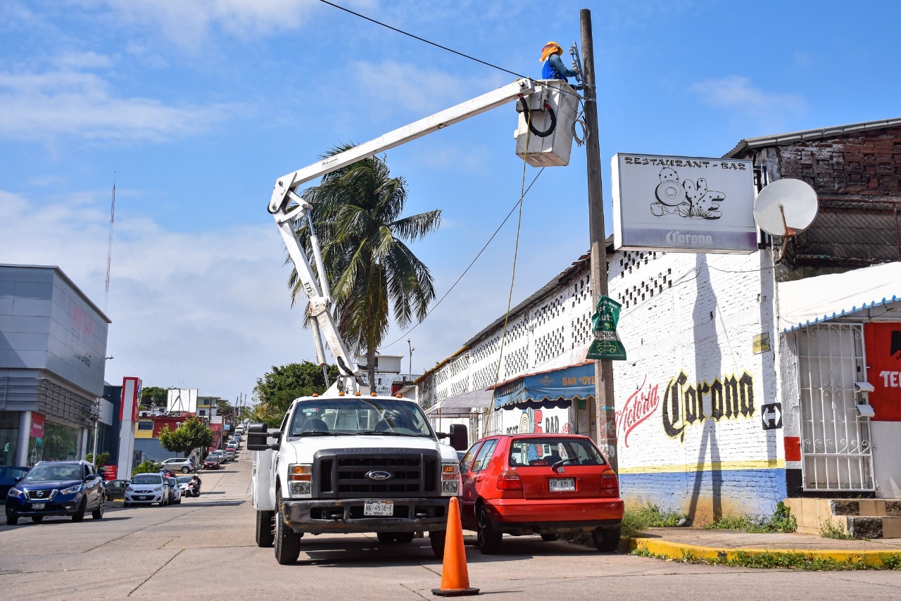 Más de 200 colonias de Coatzacoalcos beneficiadas con alumbrado tipo led