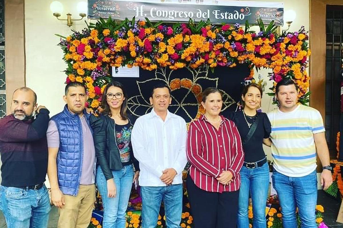 Congreso de Veracruz participa en Muestra de Altares del Gobierno del Estado