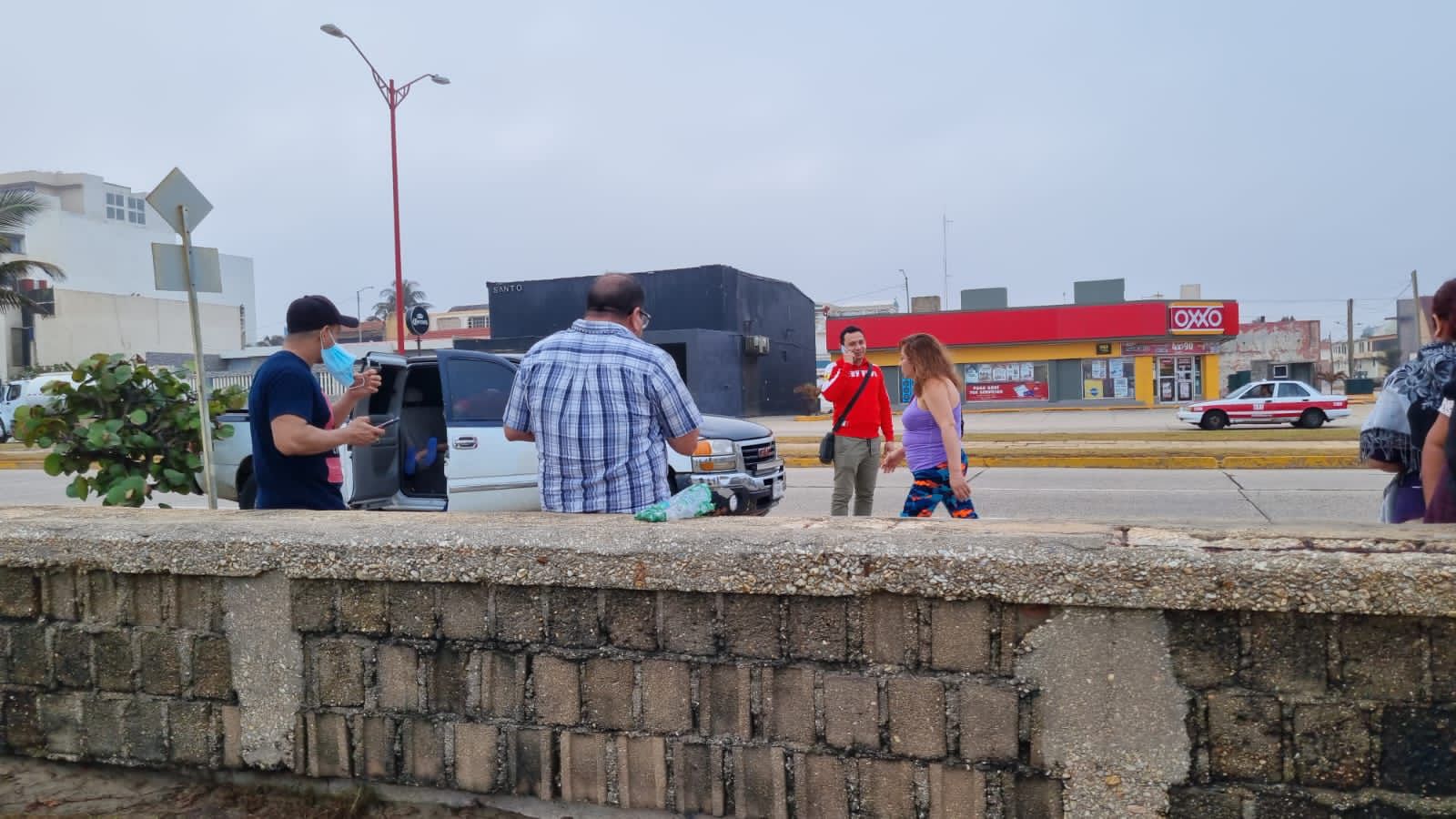 Malecón de Coatzacoalcos se convierte en albergue alterno