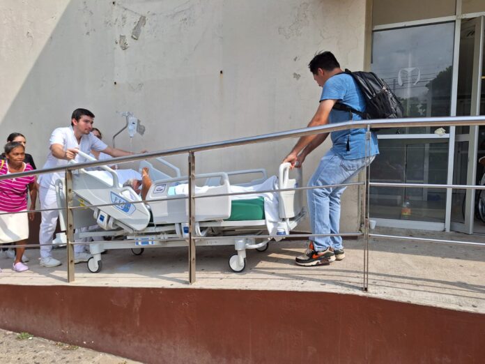 Hospital del IMSS en Coatzacoalcos es evacuado por explosión