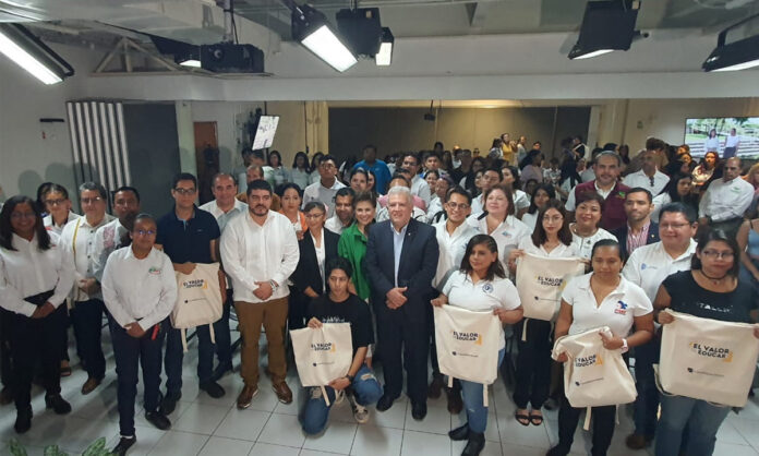 Constellation Brands entrega 500 nuevas becas a estudiantes de Veracruz