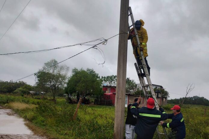 Atiende PC Cosoleacaque daños por paso del F.F 8