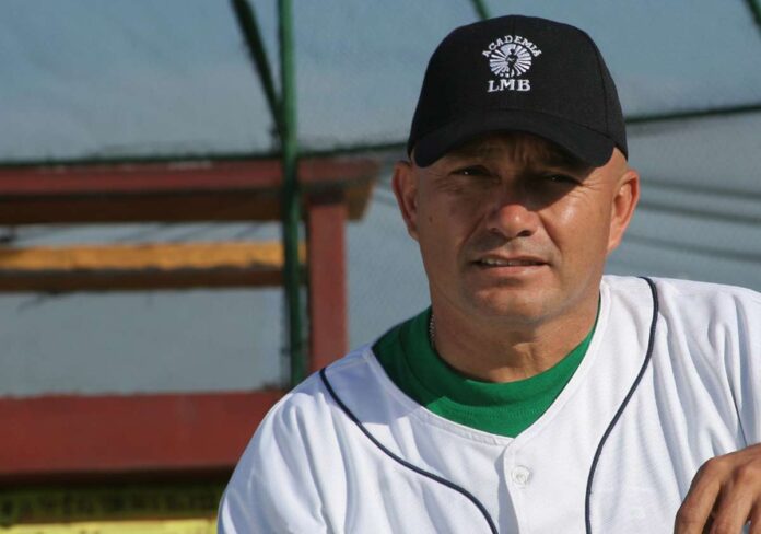 Juan José Pacho como mánager de El Águila de Veracruz para la temporada 2024
