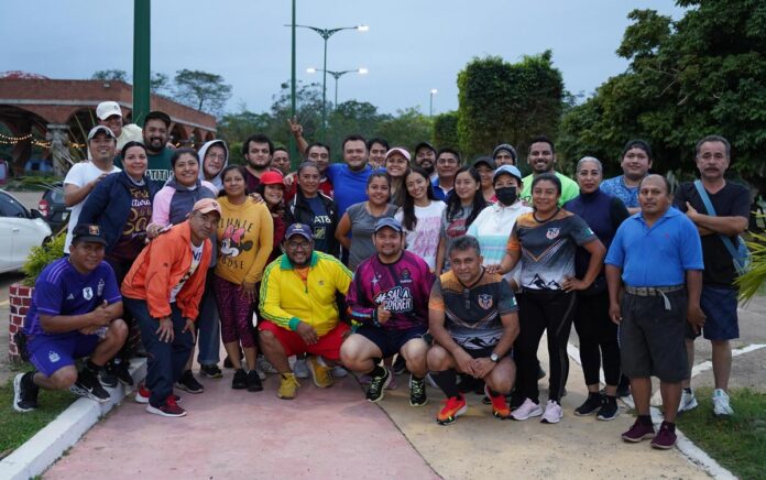 Empleados municipales de Cosoleacaque cumplen con el reto 2km , “camina, trota o corre”