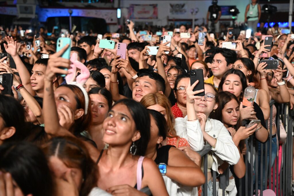 Cierra Nicky Jam con lleno total la Feria Coatza 2024
