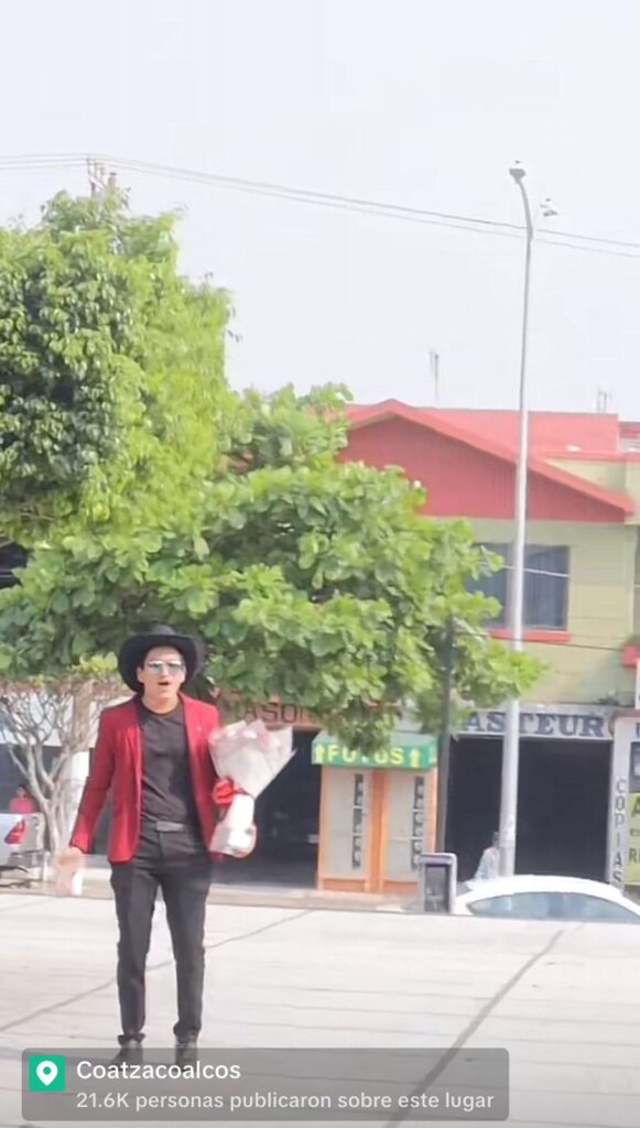 Llegan a Coatza Flores del Patrón
