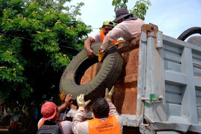 Gobierno de Cosoleacaque y el sector salud unen esfuerzos  para combatir el dengue.