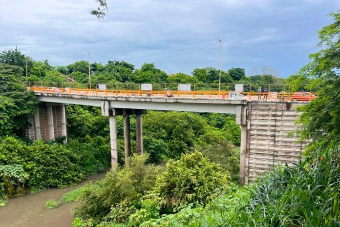 Puente Torrentes sin daños estructurales