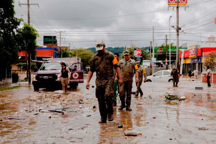 Lluvias en Veracruz dejan 29 fallecidos y 18 desaparecidos