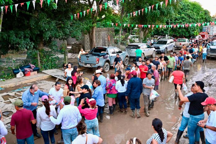 En Álamo, continúa Congreso con la entrega de ayuda para damnificados