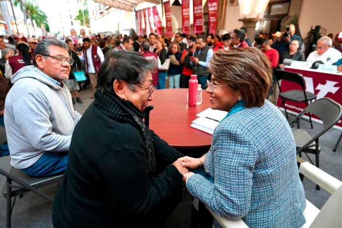 Rosa María Hernández Espejo abre las puertas del Ayuntamiento de Veracruz al pueblo