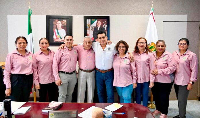 Logra diputado Esteban Bautista seguridad social para trabajadores del estado