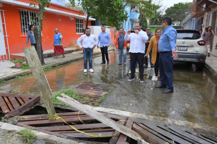 Pedro Miguel Rosaldo da respuesta inmediata a vecinos de Santa Isabel