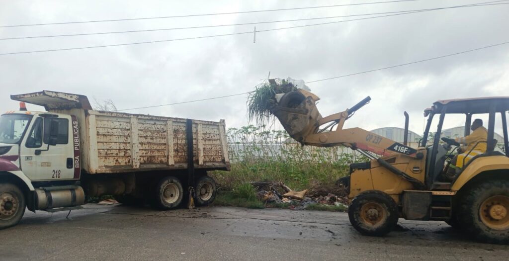 uso en marcha un programa intensivo de trabajo para la erradicación de basureros clandestinos en el poniente de la ciudad.