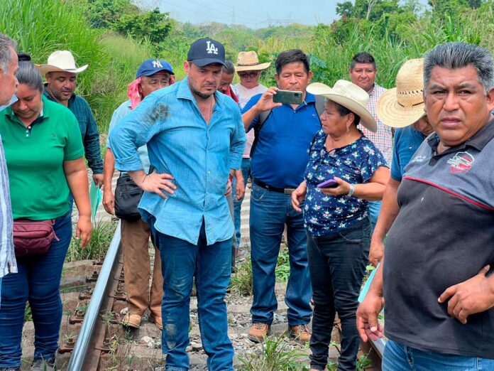 Alcalde de Cosoleacaque refrenda su respaldo al campo