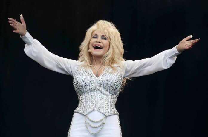 Dolly Parton, la reina del Country falleció a los 80 años